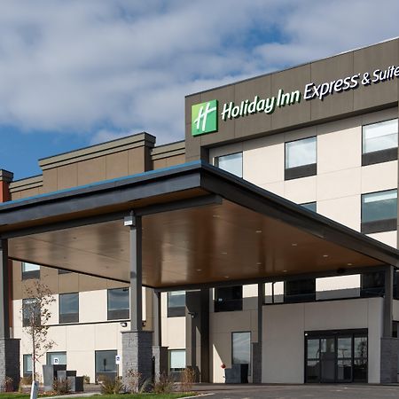 Holiday Inn Express & Suites - North Battleford By Ihg Екстериор снимка