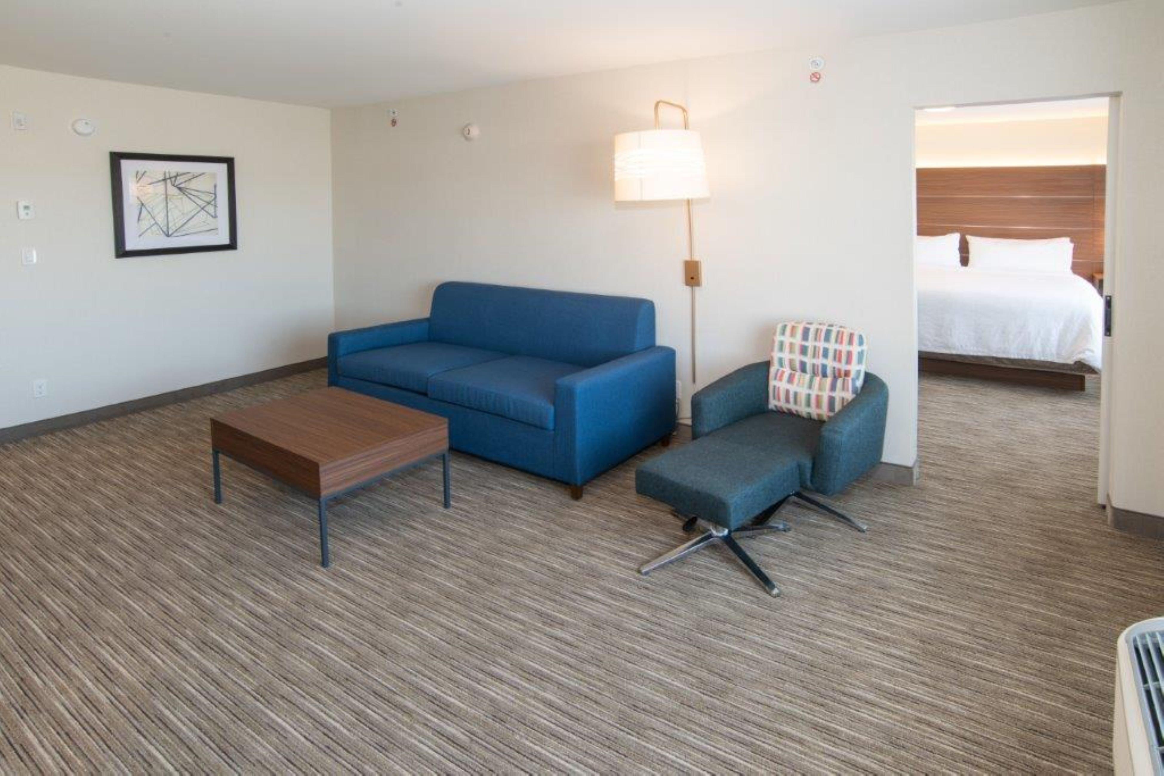 Holiday Inn Express & Suites - North Battleford By Ihg Екстериор снимка