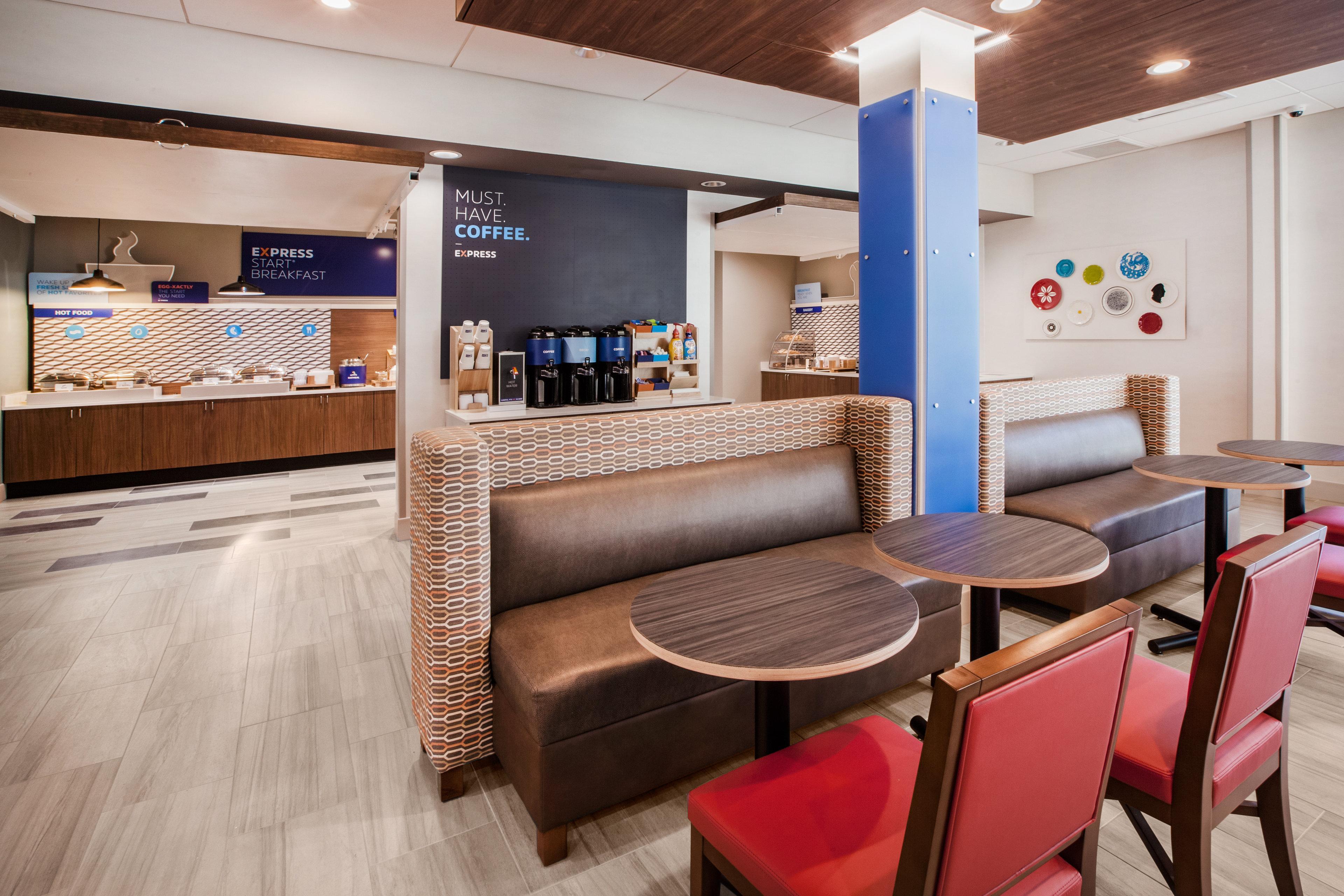 Holiday Inn Express & Suites - North Battleford By Ihg Екстериор снимка