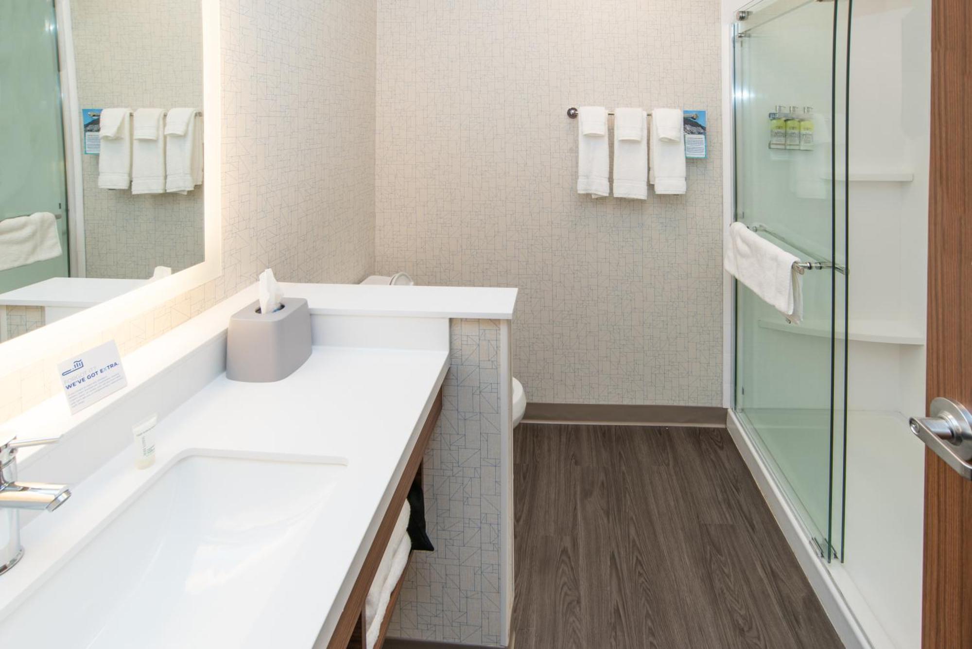 Holiday Inn Express & Suites - North Battleford By Ihg Екстериор снимка