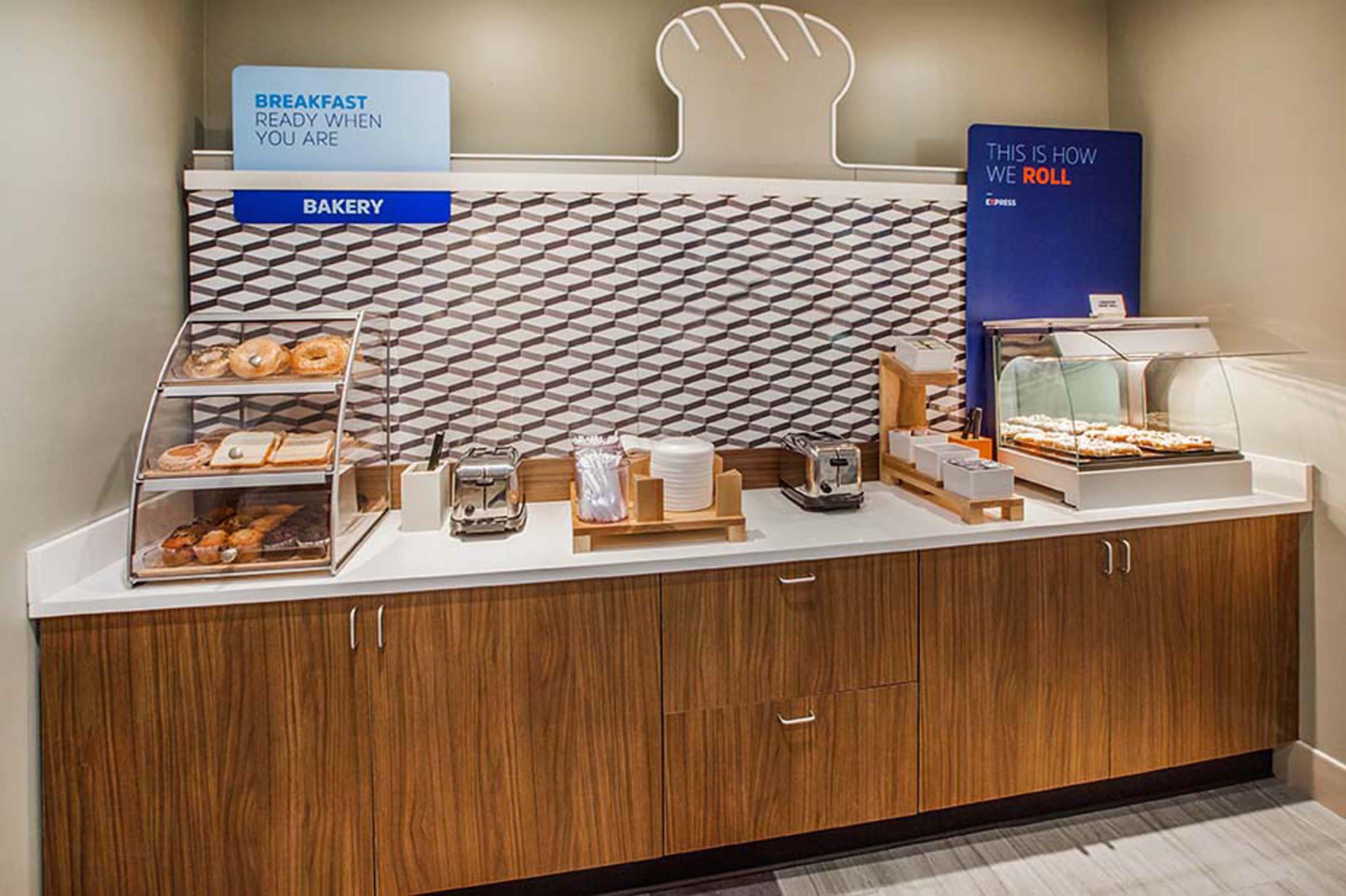Holiday Inn Express & Suites - North Battleford By Ihg Екстериор снимка