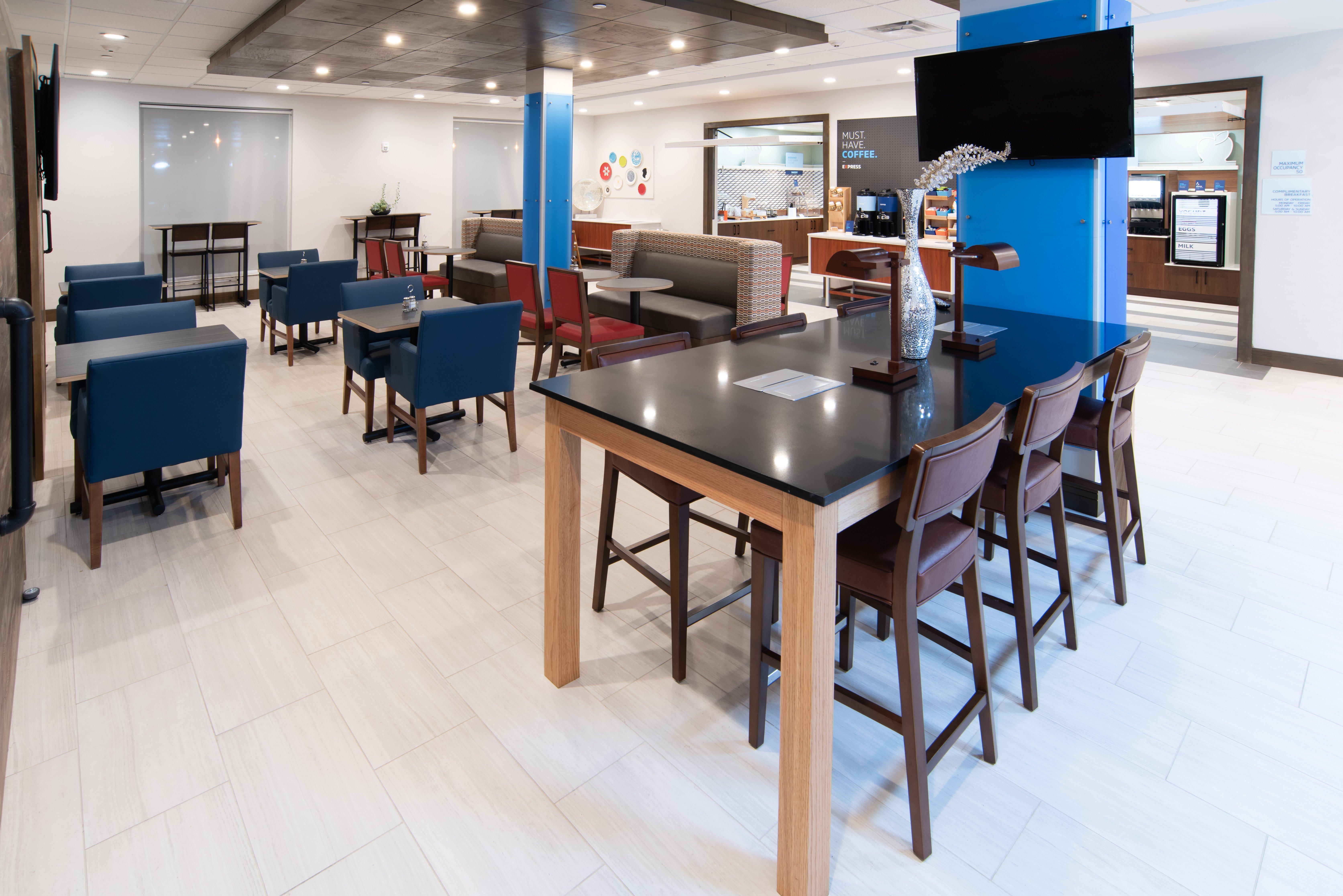 Holiday Inn Express & Suites - North Battleford By Ihg Екстериор снимка