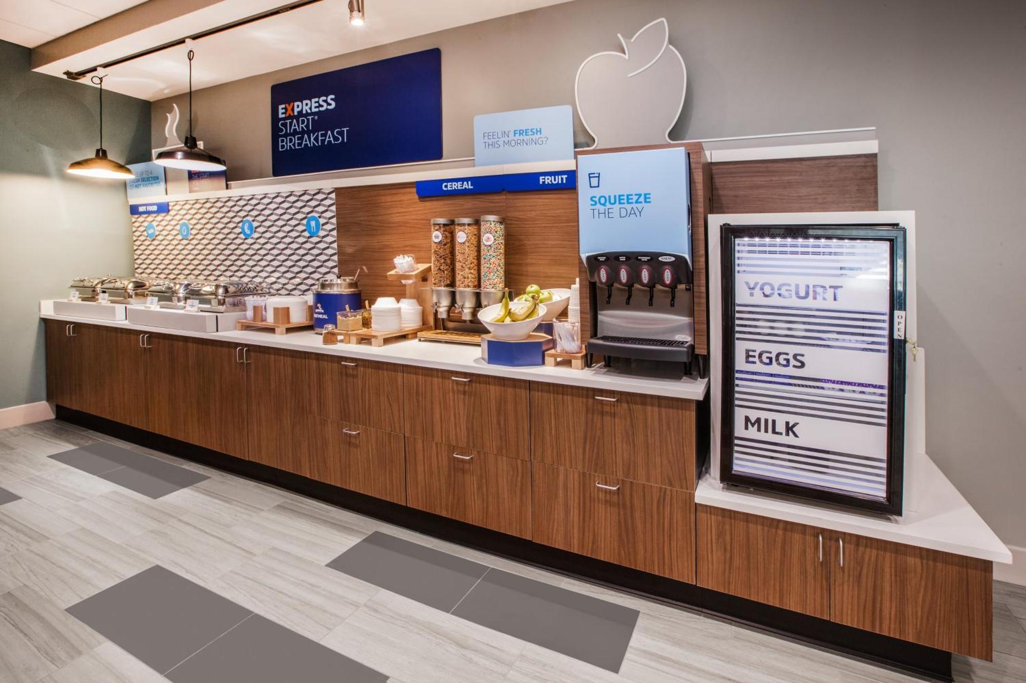 Holiday Inn Express & Suites - North Battleford By Ihg Екстериор снимка